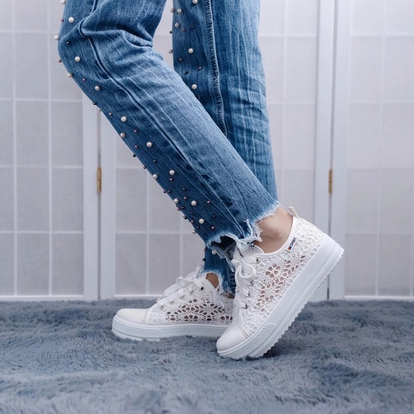 “Excuse Me While I Kiss The Sky” - Picture 4 of 8